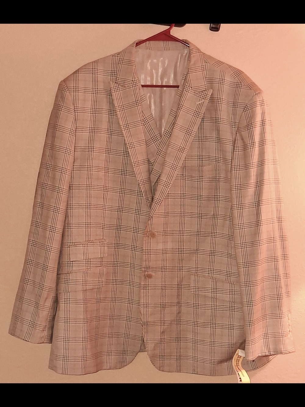 Lineage Men's Beige Plaid 3 Piece Suit size 50R